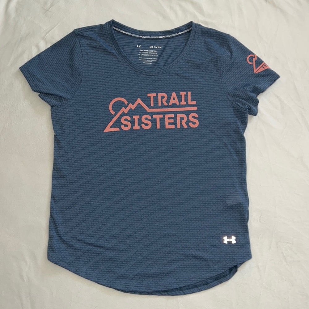Under Armour Team Trail Sisters short sleeve top